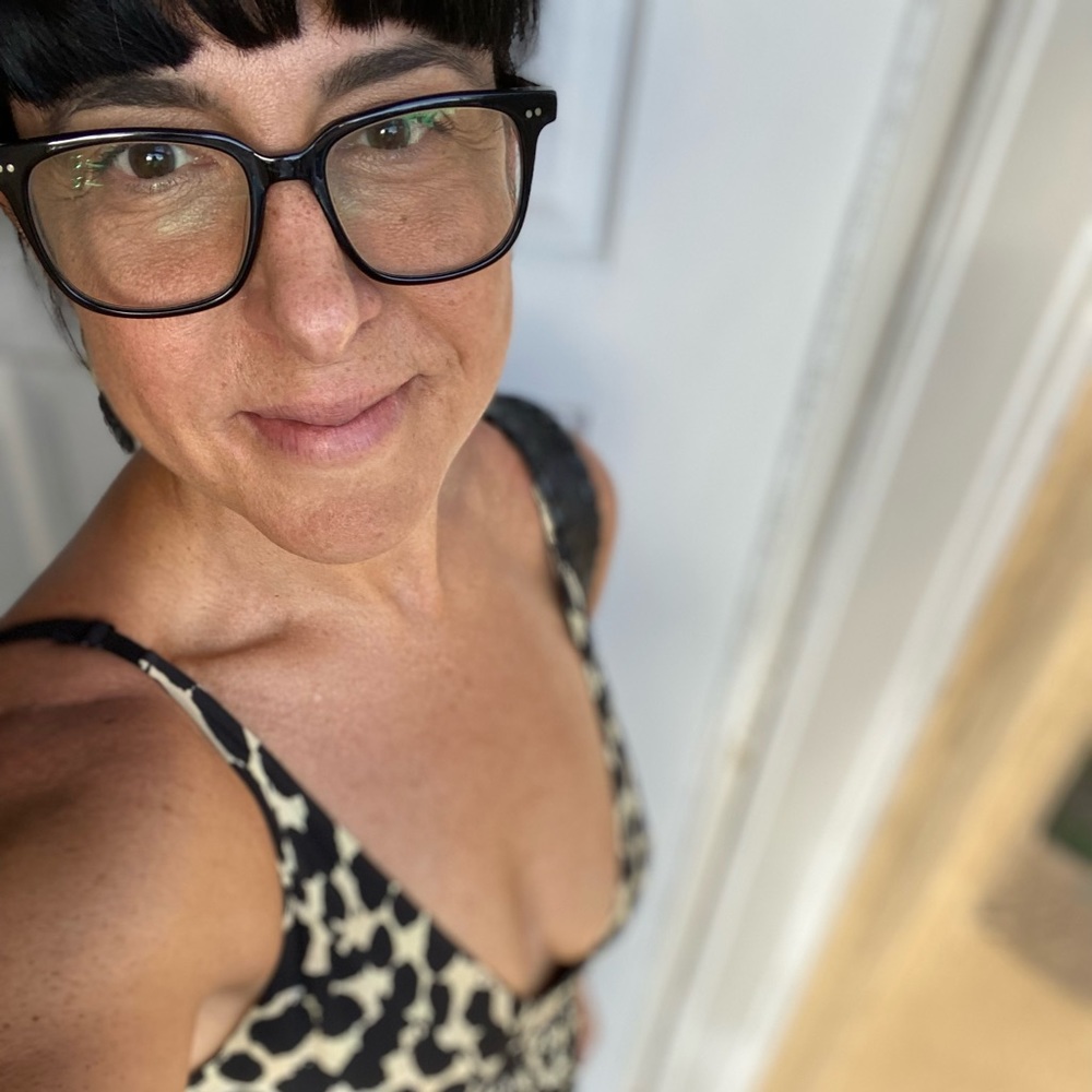 Meet your Posher, Sari